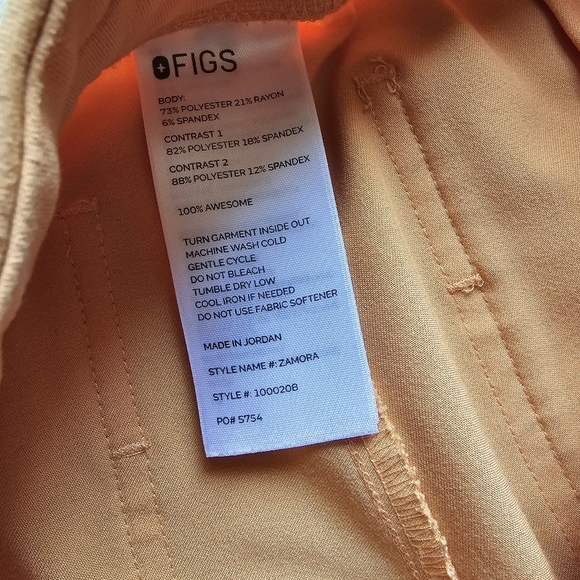 Figs Shaka Orange Scrub Set - Picture 5 of 8